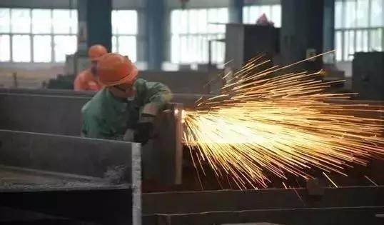 厚鋼板焊接變形矯正方法，厚鋼板焊接變形矯正，方法、技巧與實踐要點解析 行業(yè)新聞 第1張