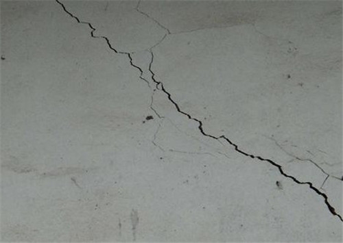 保修期外墻體開裂處理，保修期外墻體開裂處理，責(zé)任界定、原因分析與解決策略 行業(yè)新聞 第3張