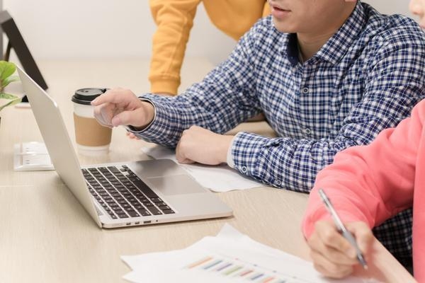 固定成本增加企業(yè)經(jīng)營風(fēng)險(xiǎn)嗎，固定成本增加是否增大企業(yè)經(jīng)營風(fēng)險(xiǎn)？