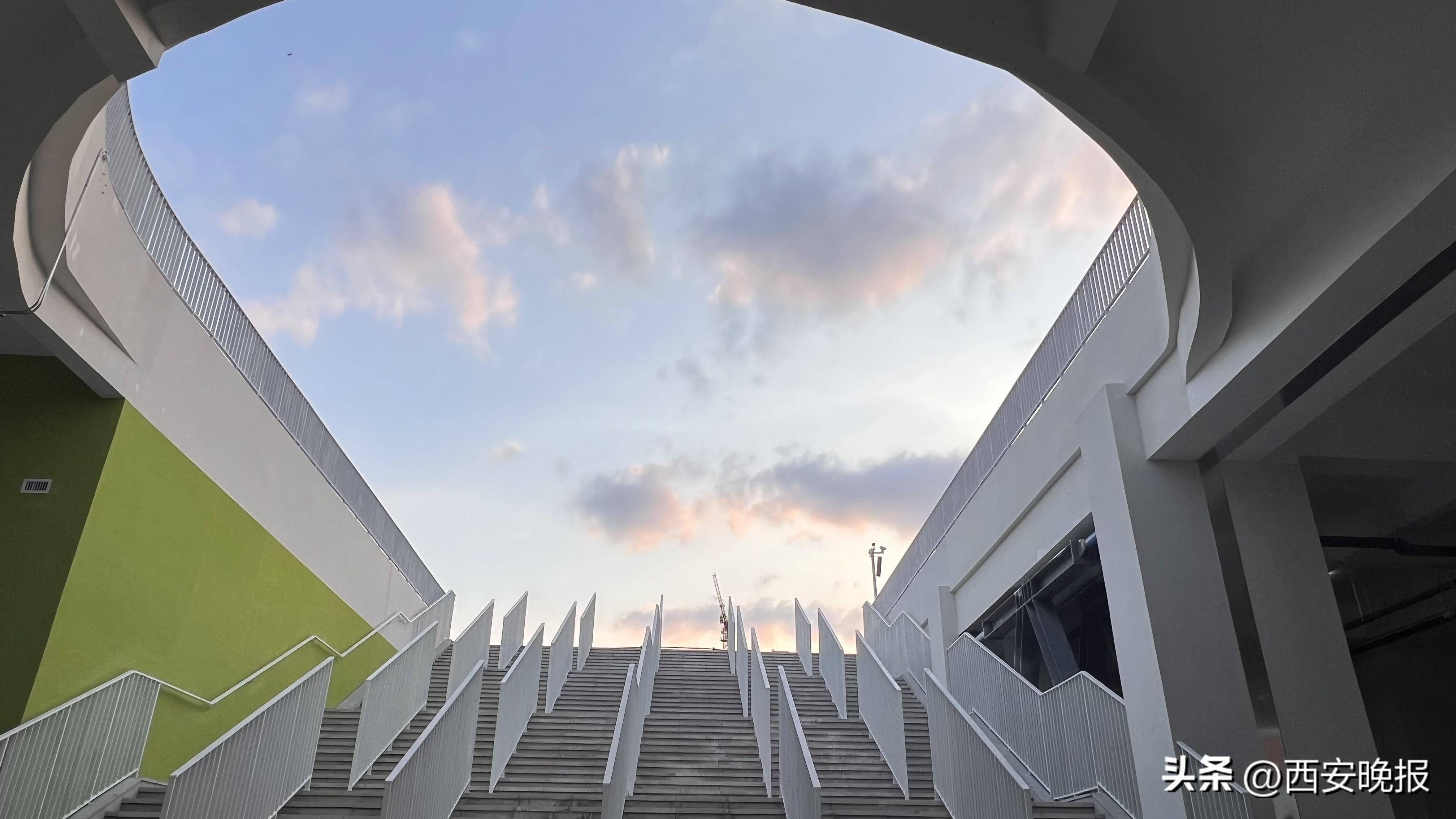 隔震技術(shù)在現(xiàn)代建筑中的應(yīng)用案例 行業(yè)新聞 第4張 隔震技術(shù)在現(xiàn)代建筑中的應(yīng)用案例 行業(yè)新聞 第4張