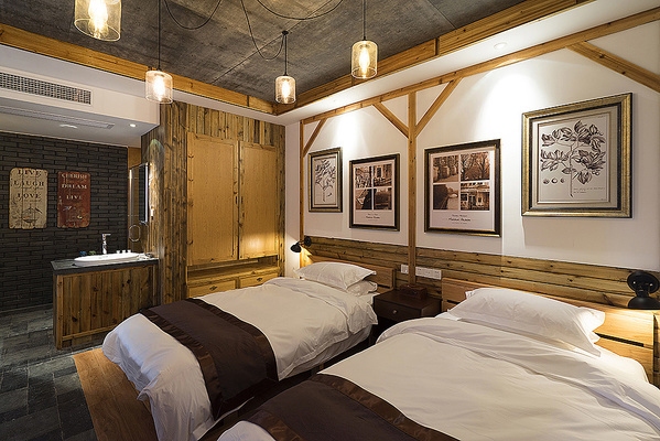 開民宿需要條件，幾種不同風(fēng)格的標(biāo)題供你參考，，實(shí)用指南風(fēng)，開民宿必備條件全解析，疑問引導(dǎo)風(fēng)，想開民宿？這些條件你得知道！，直白陳述風(fēng)，開民宿所需條件大盤點(diǎn) 行業(yè)新聞 第4張