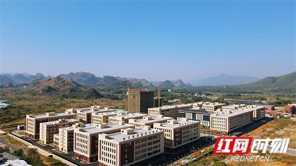 江永鋼結(jié)構(gòu)董事長(zhǎng)背景（江永鋼結(jié)構(gòu)董事長(zhǎng)背景是什么？）