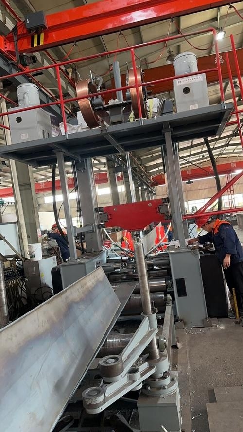 珠山鋼結(jié)構(gòu)公司董事長簡歷（盧立強(qiáng)董事長在珠山鋼結(jié)構(gòu)公司任職多久了？）