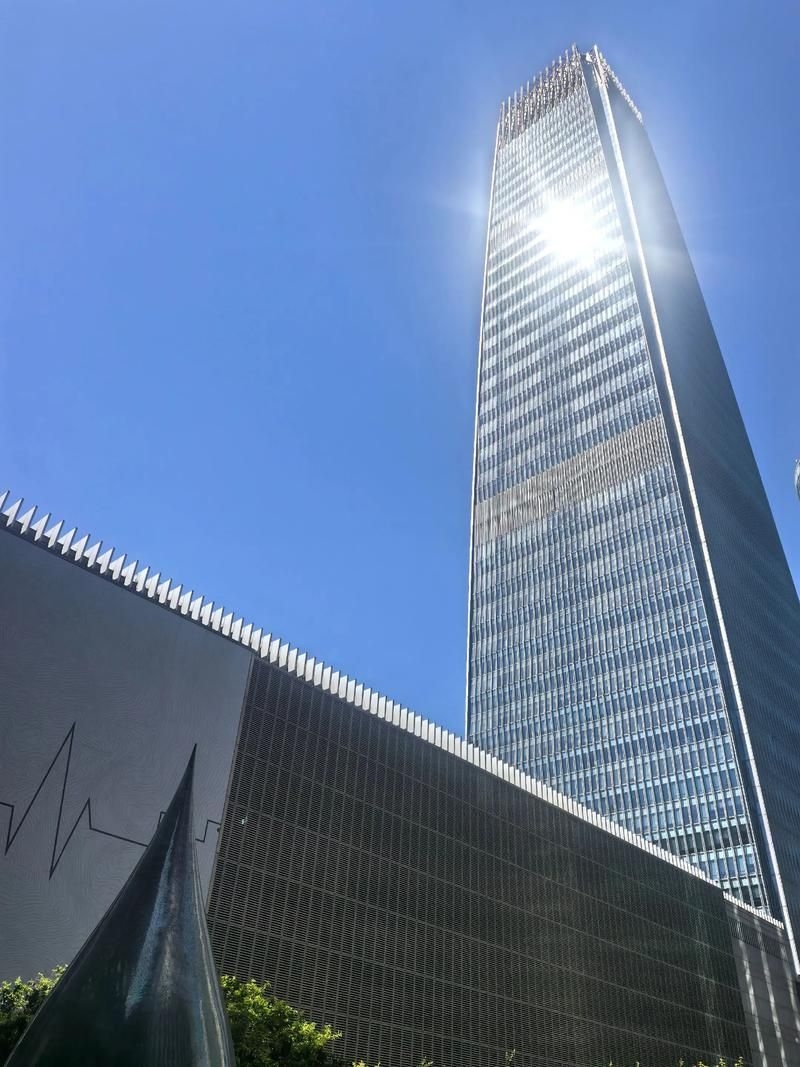 有哪些著名的鋼結(jié)構(gòu)玻璃幕墻案例？（有哪些著名的鋼結(jié)構(gòu)玻璃幕墻案例共參考1篇資料）