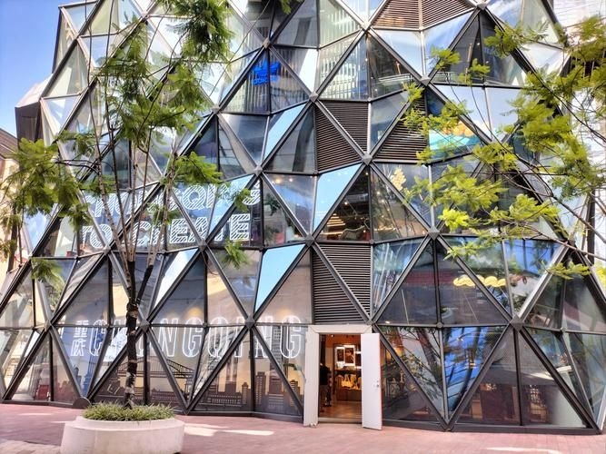 有哪些著名的鋼結(jié)構(gòu)玻璃幕墻案例？（有哪些著名的鋼結(jié)構(gòu)玻璃幕墻案例共參考1篇資料）