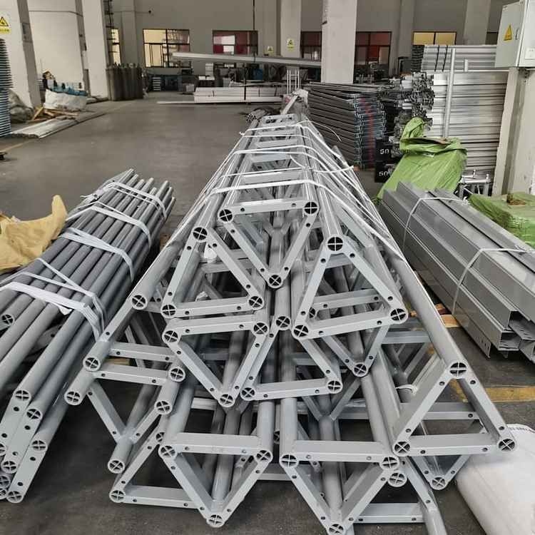 如何選擇合適的桁架底座？