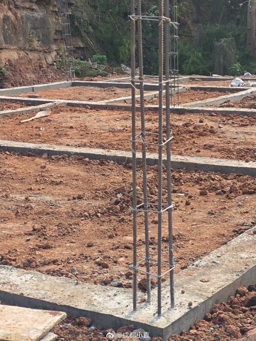 能否給出鋼構(gòu)地梁和基礎(chǔ)梁的實(shí)例圖片？（能否給出鋼構(gòu)地梁和基礎(chǔ)梁的實(shí)例圖片?）