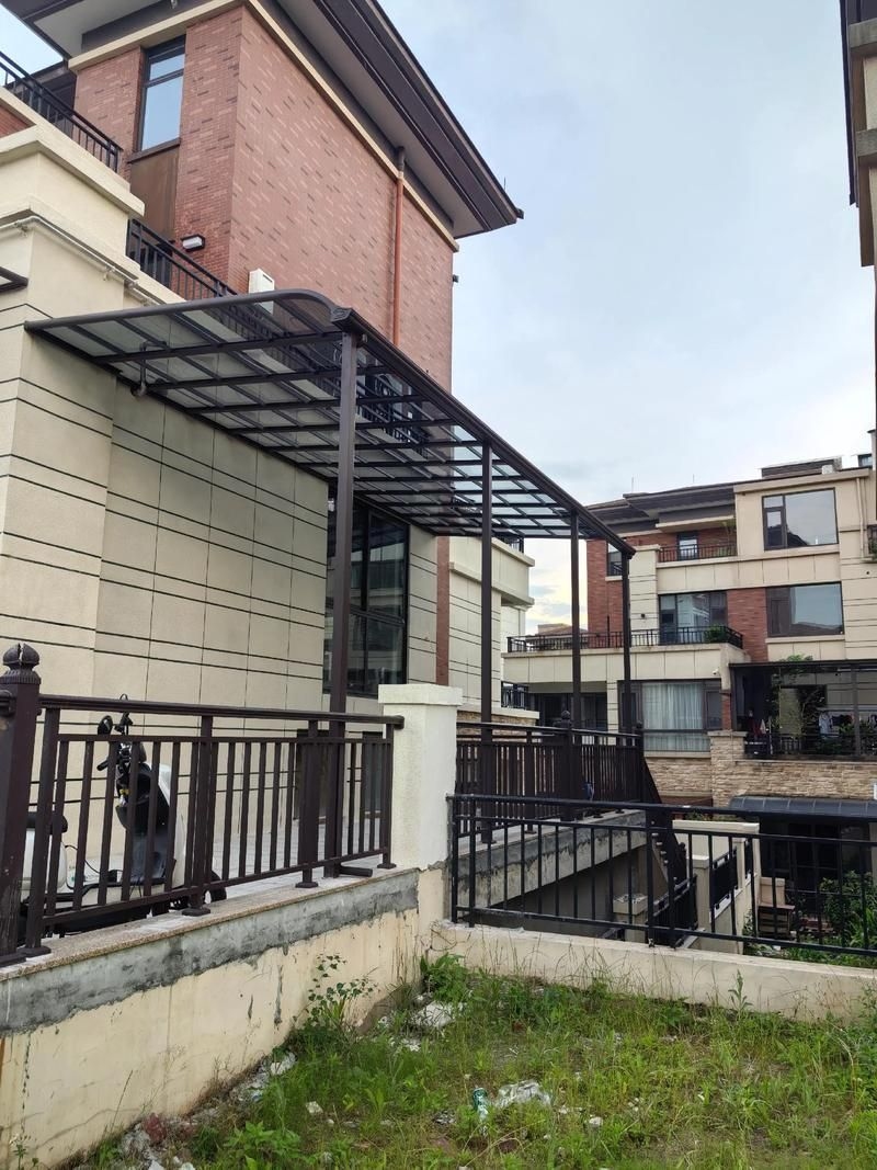 給我一些鋼結(jié)構(gòu)門頭雨棚的安裝圖片（給我一些鋼結(jié)構(gòu)門頭雨棚的安裝圖片共參考3篇資料）