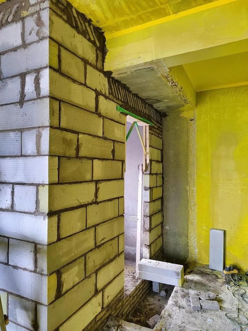 給我一些過門梁加固的圖片示例（給我一些過門梁加固的圖片示例,我?guī)湍阏砹艘恍┻^門梁加固的常見做法和示意圖）