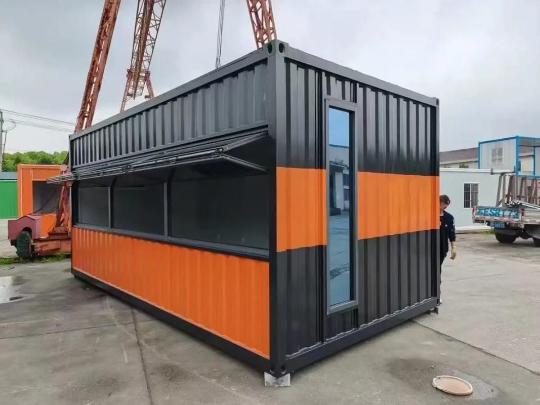 給我一些鋼制集裝箱的圖片