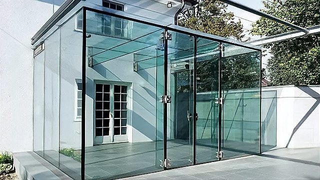 如何選擇適合的鋼結(jié)構(gòu)采光棚材料？