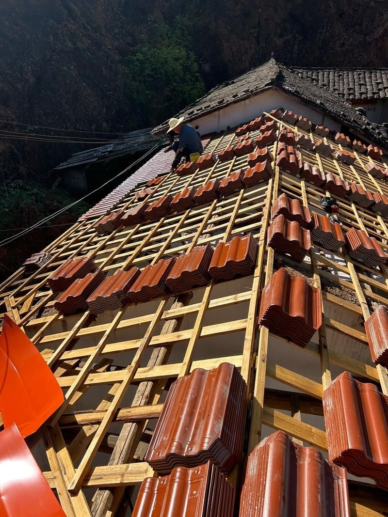 給我一些琉璃瓦制作圖片(琉璃瓦制作中哪個步驟最關鍵)