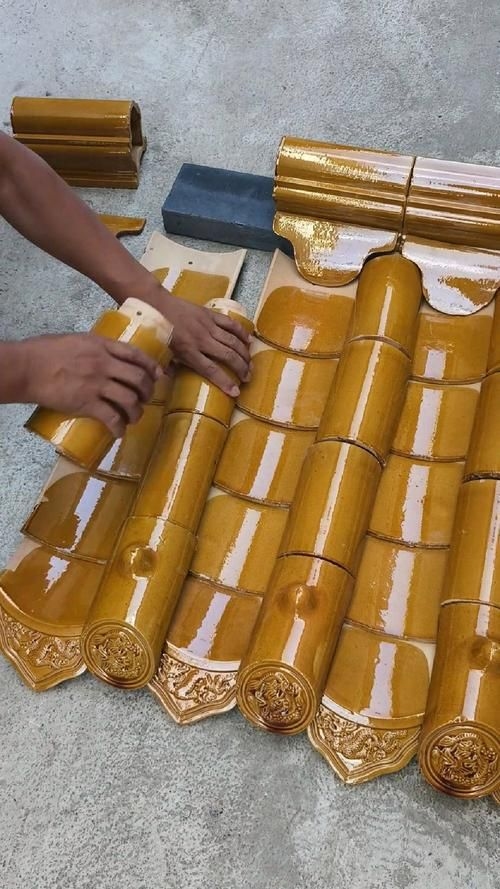 給我一些琉璃瓦制作圖片(琉璃瓦制作中哪個步驟最關鍵)