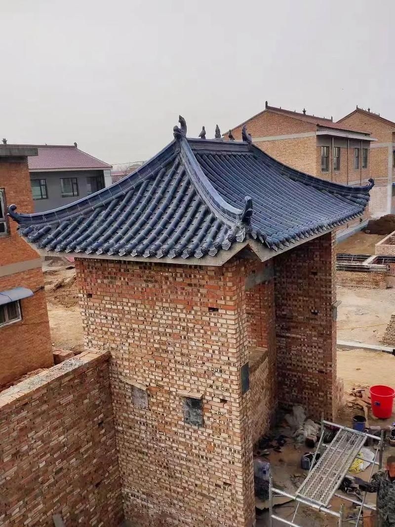 給我一些琉璃瓦制作圖片(琉璃瓦制作中哪個步驟最關鍵)