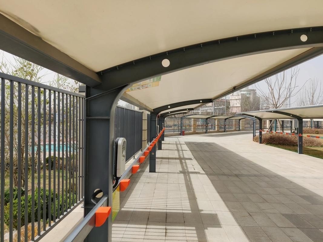 有沒有簡易停車棚的設(shè)計圖？（有沒有適合農(nóng)村的簡易停車棚設(shè)計圖？）