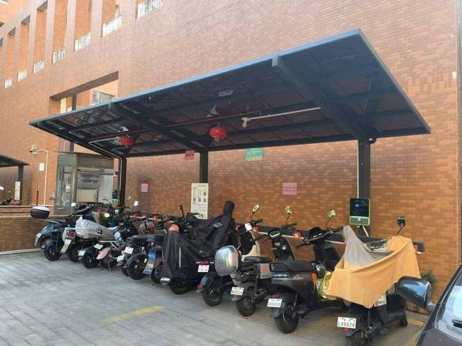 有沒有簡易停車棚的設(shè)計圖？（有沒有適合農(nóng)村的簡易停車棚設(shè)計圖？）