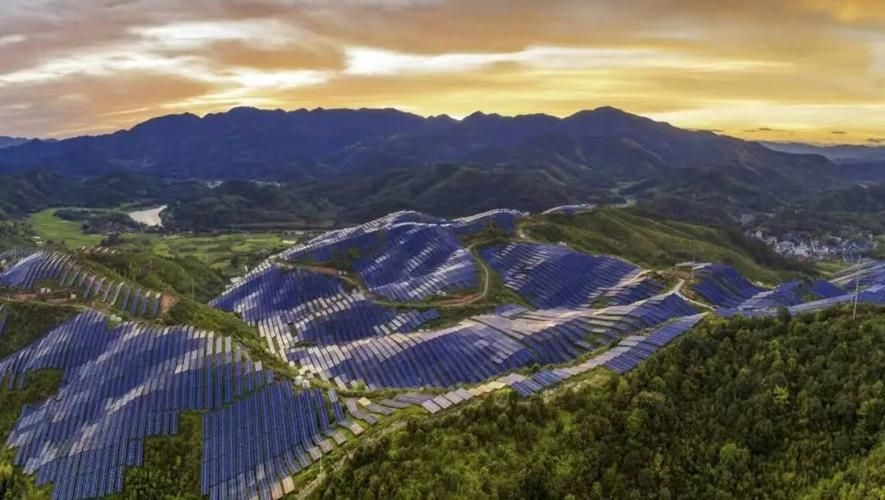 彩鋼瓦光伏安裝有哪些案例(彩鋼瓦光伏安裝有哪些案例,)