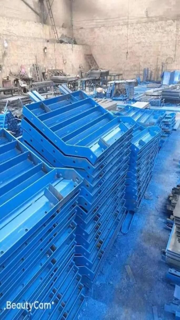 鋼模板圖片高清大圖(鋼模板圖片高清大圖共參考16篇資料,我?guī)湍阏伊艘恍╀撃0宓母咔鍒D片)