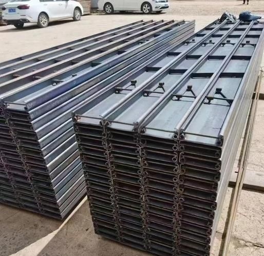 鋼模板圖片高清大圖(鋼模板圖片高清大圖共參考16篇資料,我?guī)湍阏伊艘恍╀撃0宓母咔鍒D片)