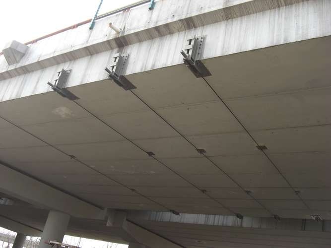 給我推薦一些空心板加固的案例（空心板加固案例）