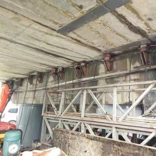 給我推薦一些空心板加固的案例（空心板加固案例）