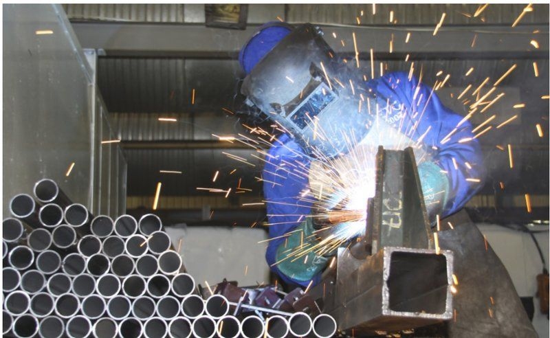 鋼結(jié)構(gòu)廠房施工中如何確保焊接質(zhì)量？（鋼結(jié)構(gòu)廠房焊接質(zhì)量常見問題分析與解決方案）