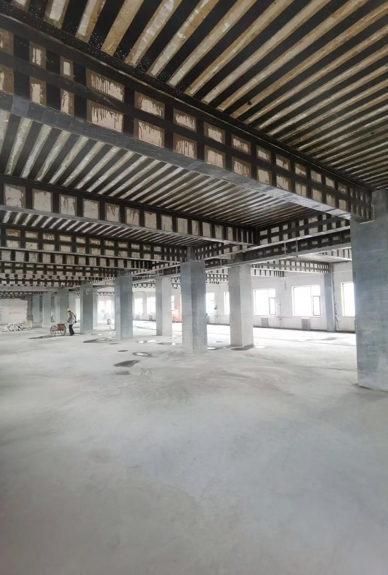 碳纖維加固混凝土圖片(碳纖維加固混凝土圖片共參考21篇資料,我?guī)湍阏伊艘恍┨祭w維加固混凝土的圖片)