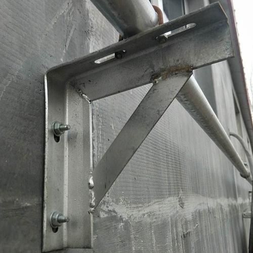 給我一些斜撐支架的圖片（斜撐支架安裝步驟圖解）