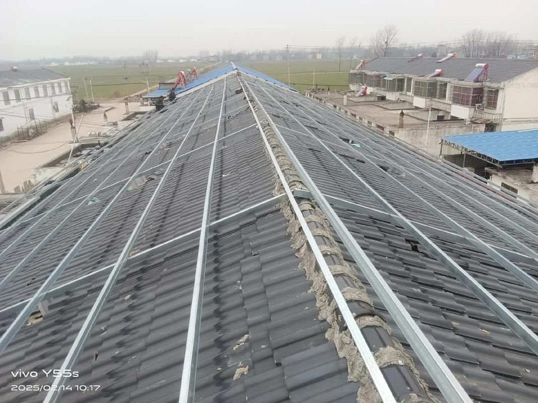 給我一些民用鋼結(jié)構(gòu)屋頂?shù)膱D片(民用鋼結(jié)構(gòu)屋頂實(shí)拍圖)