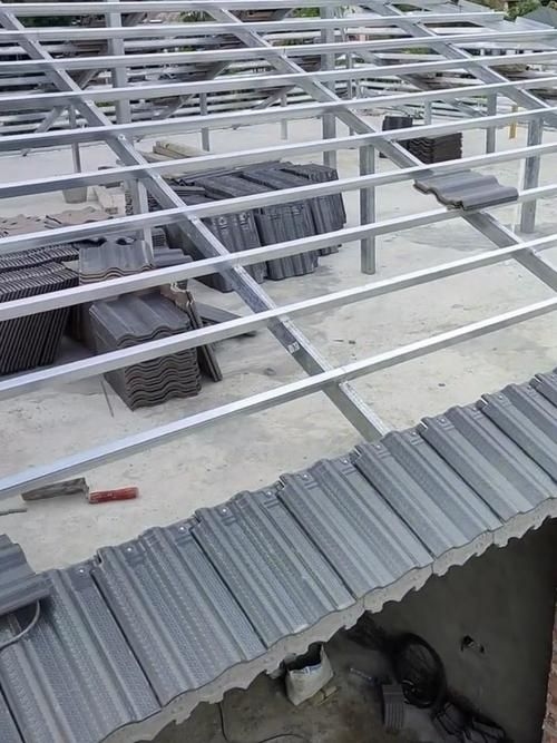 給我一些民用鋼結(jié)構(gòu)屋頂?shù)膱D片(民用鋼結(jié)構(gòu)屋頂實(shí)拍圖)