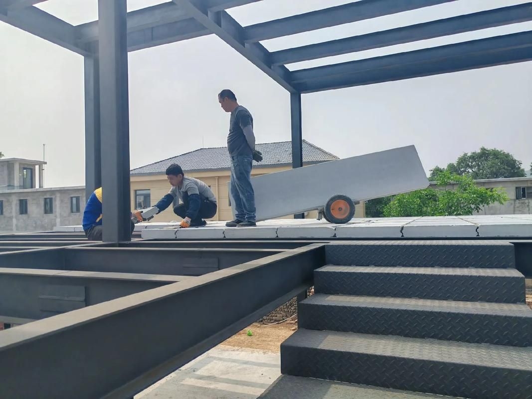 給我一些民用鋼結(jié)構(gòu)屋頂?shù)膱D片(民用鋼結(jié)構(gòu)屋頂實(shí)拍圖)