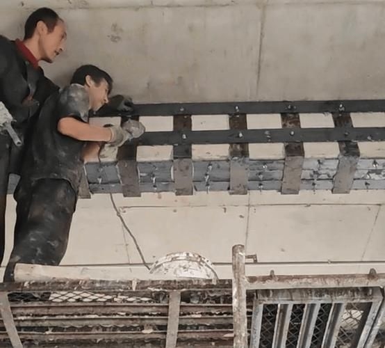 給我一些承重墻體加固的案例圖片(承重墻體加固)