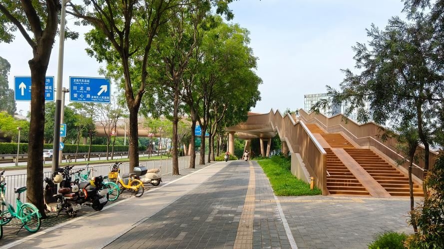 給我推薦一些經(jīng)典的鋼結(jié)構(gòu)景觀橋案例（給我推薦一些經(jīng)典的鋼結(jié)構(gòu)景觀橋案例,嘿，看來你對景觀橋很感興趣）