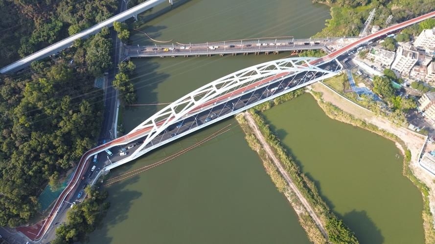 給我推薦一些經(jīng)典的鋼結(jié)構(gòu)景觀橋案例（給我推薦一些經(jīng)典的鋼結(jié)構(gòu)景觀橋案例,嘿，看來你對景觀橋很感興趣）