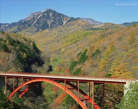 給我推薦一些經(jīng)典的鋼結(jié)構(gòu)景觀橋案例（給我推薦一些經(jīng)典的鋼結(jié)構(gòu)景觀橋案例,嘿，看來你對景觀橋很感興趣）