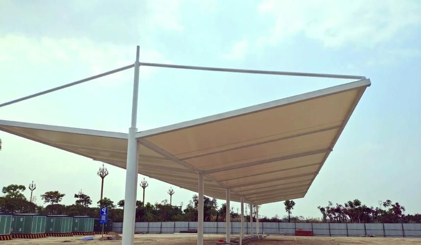 有沒(méi)有鋼結(jié)構(gòu)車(chē)棚的圖片示例？（有沒(méi)有鋼結(jié)構(gòu)車(chē)棚的圖片示例,當(dāng)然有,）