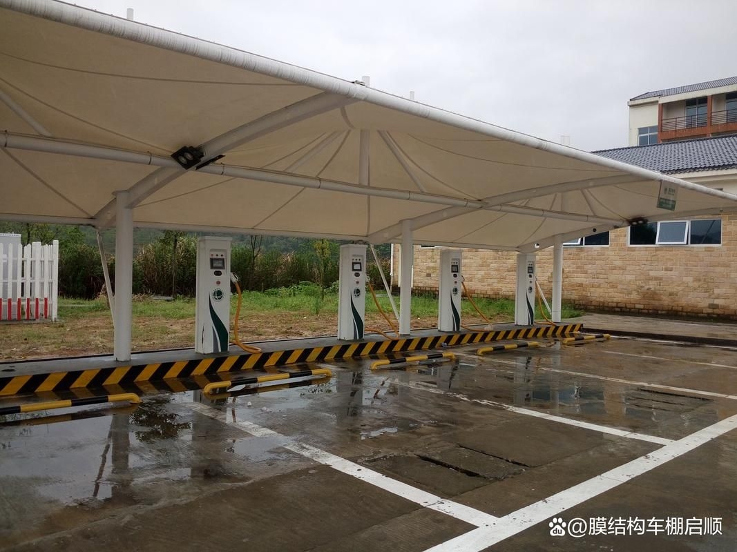 給我一些彩鋼停車棚的圖片(如何設(shè)計(jì)一個(gè)彩鋼停車棚)