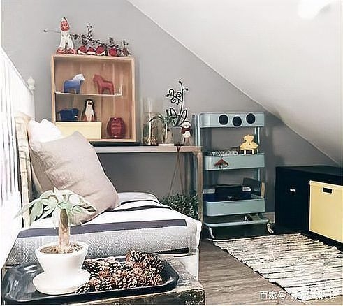 給我一些閣樓裝修的靈感（100款斜頂閣樓改造靈感|用進(jìn)口海洋板打造“空中儲(chǔ)物間”）