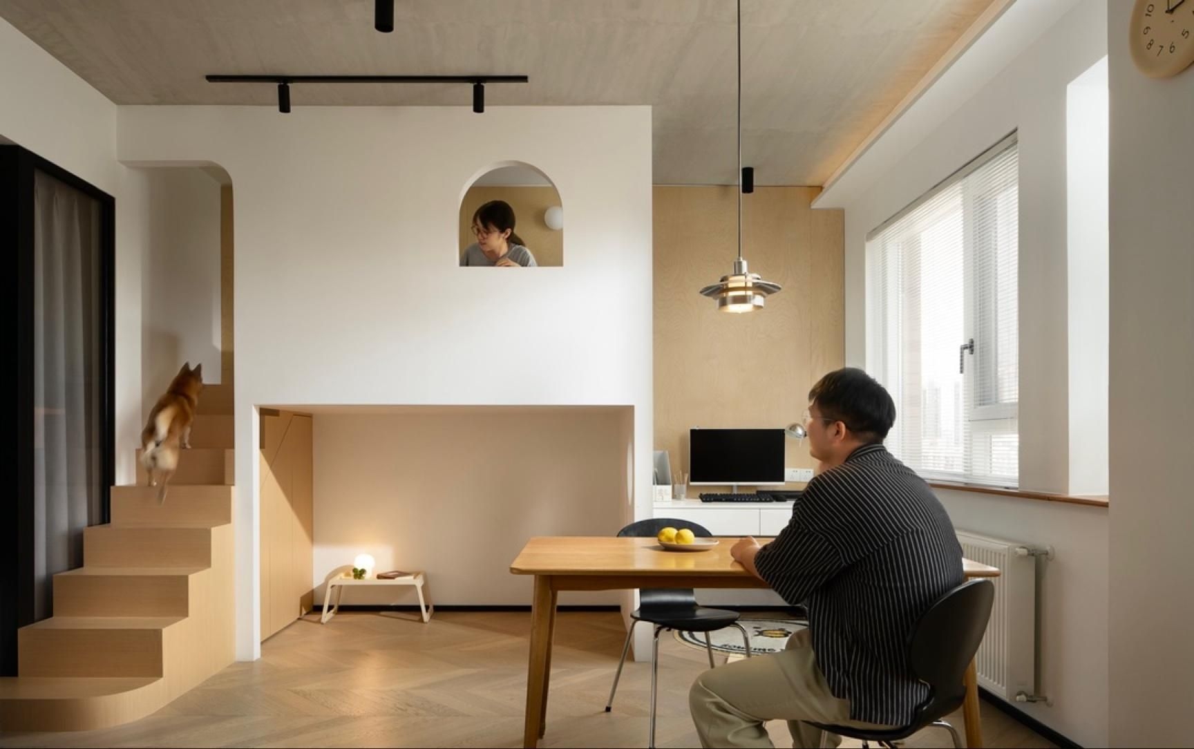 給我一些閣樓裝修的靈感（100款斜頂閣樓改造靈感|用進(jìn)口海洋板打造“空中儲(chǔ)物間”）