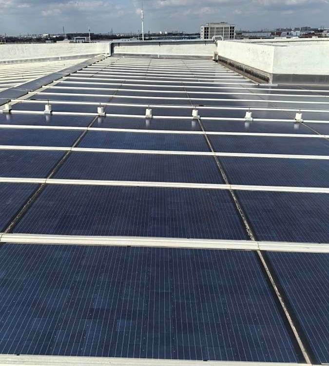 如何選擇適合彩鋼瓦屋頂?shù)墓夥?？（彩鋼瓦屋頂光伏安裝工商業(yè)電站6大關(guān)鍵點(diǎn)詳解）