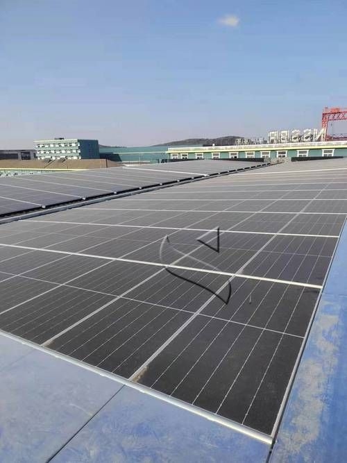 給我一些彩鋼屋頂光伏安裝的實景圖（彩鋼屋頂光伏安裝避坑指南）