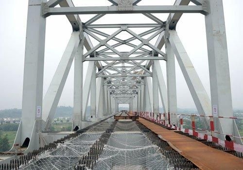 給我推薦一些經(jīng)典的橋梁鋼結(jié)構(gòu)案例（有聲書(shū):橋梁鋼結(jié)構(gòu)）