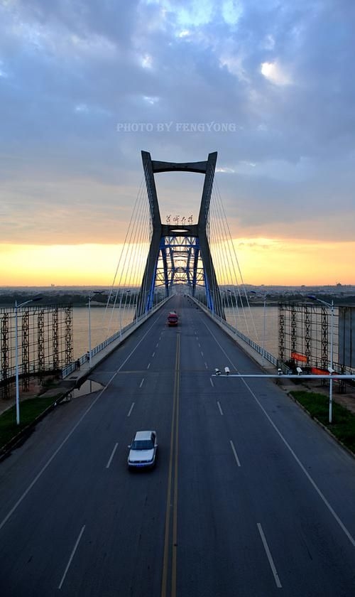 給我推薦一些經(jīng)典的橋梁鋼結(jié)構(gòu)案例（有聲書(shū):橋梁鋼結(jié)構(gòu)）