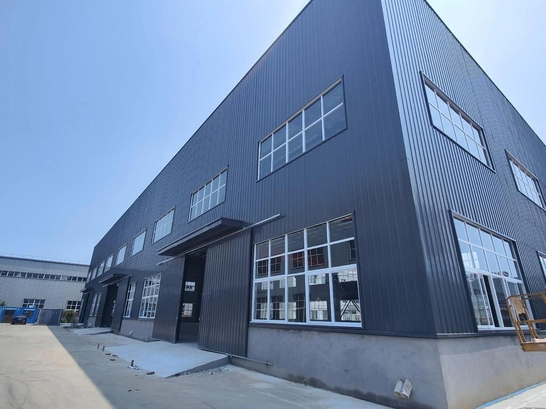 給我一些標(biāo)準(zhǔn)鋼結(jié)構(gòu)廠房的實例（標(biāo)準(zhǔn)鋼結(jié)構(gòu)廠房設(shè)計） 行業(yè)新聞 第1張