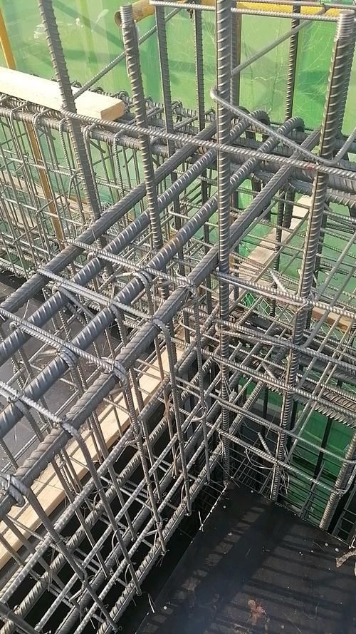 有哪些常見的鋼筋綁扎錯誤？（混凝土結(jié)構(gòu)施工中常見的鋼筋綁扎錯誤詳解（1000字和配圖）） 行業(yè)新聞 第5張