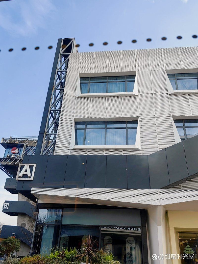 如何獲取高清的廠房車間照片？（光影魔法|現(xiàn)廠拍出工業(yè)風(fēng)大片甜蜜時(shí)光屋） 行業(yè)新聞 第2張