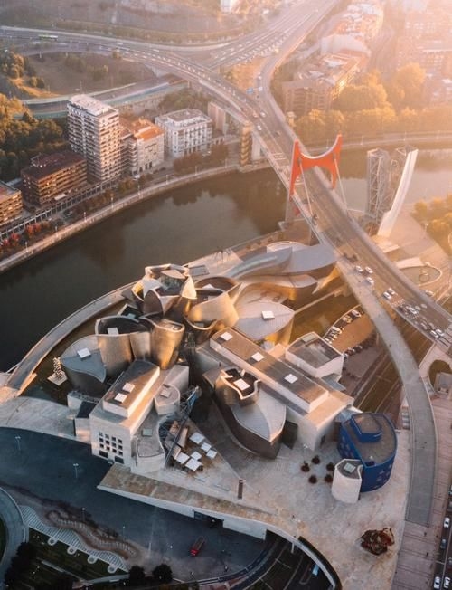 有哪些著名的異形鋼結構案例？（全球范圍內(nèi)最具代表性的異形鋼結構建筑案例詳解） 行業(yè)新聞 第8張