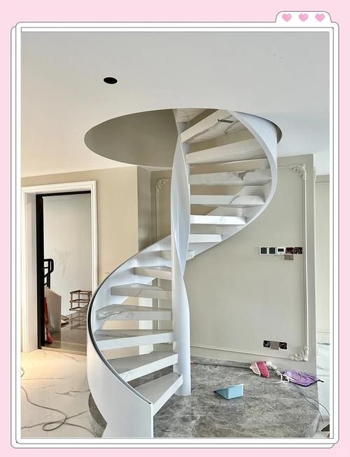 給我一些螺旋旋轉(zhuǎn)樓梯的設(shè)計(jì)圖（給我一些螺旋旋轉(zhuǎn)樓梯的設(shè)計(jì)圖,展開(kāi)美學(xué)表現(xiàn)力和空間高效利用） 行業(yè)新聞 第14張