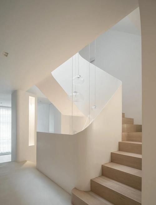 給我一些螺旋旋轉(zhuǎn)樓梯的設(shè)計(jì)圖（給我一些螺旋旋轉(zhuǎn)樓梯的設(shè)計(jì)圖,展開(kāi)美學(xué)表現(xiàn)力和空間高效利用） 行業(yè)新聞 第16張