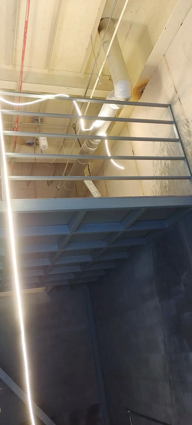 鋼結(jié)構(gòu)閣樓有哪些設(shè)計案例？（鋼結(jié)構(gòu)閣樓有哪些設(shè)計案例共參考4篇資料,嘿嘿嘿） 行業(yè)新聞 第12張